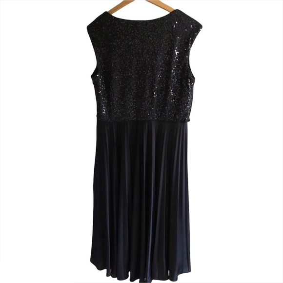 R & M Richards sequined pleated midi dress - Picture 3 of 7